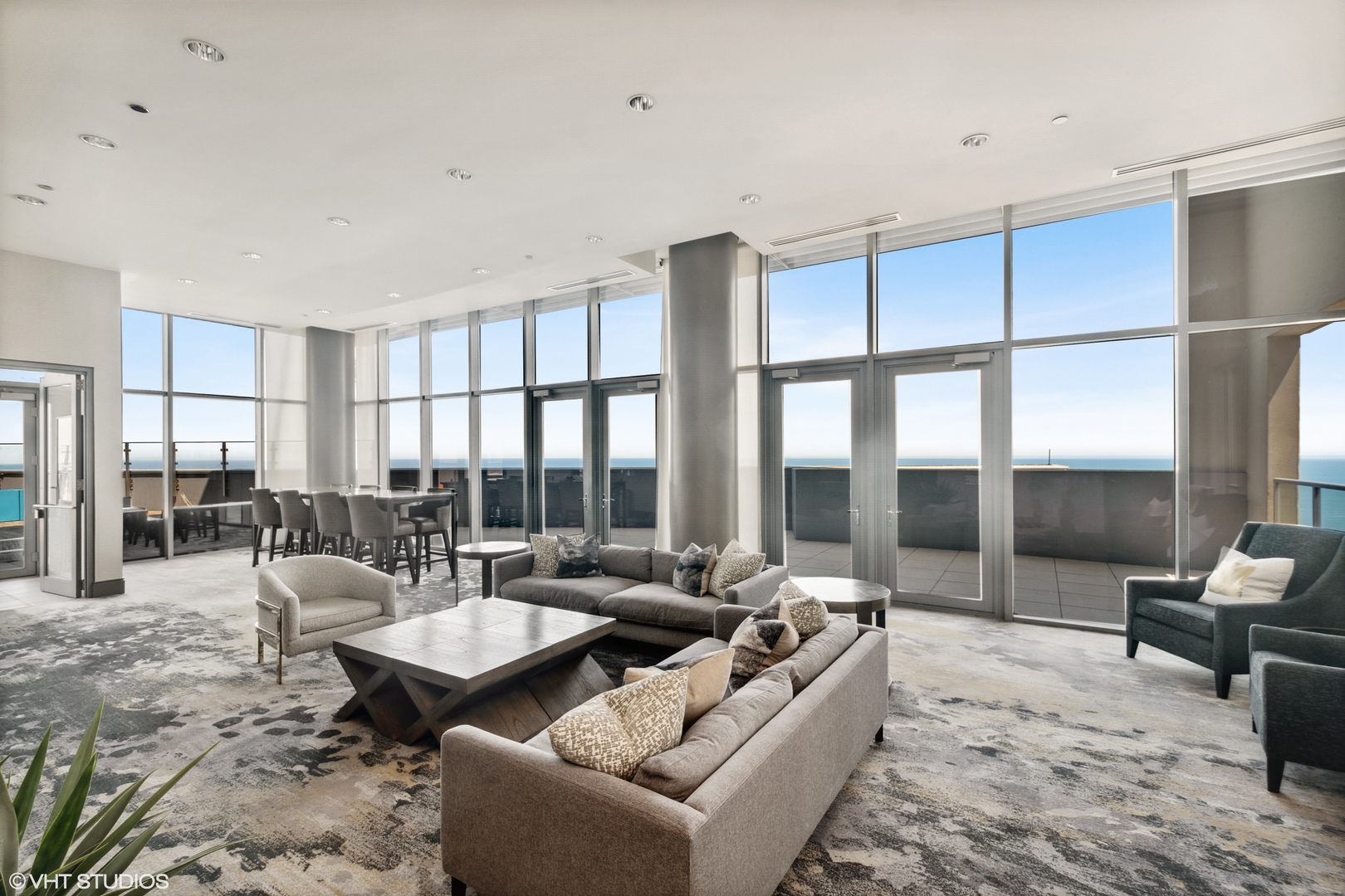 600 N Lake Shore Drive Unit: 915