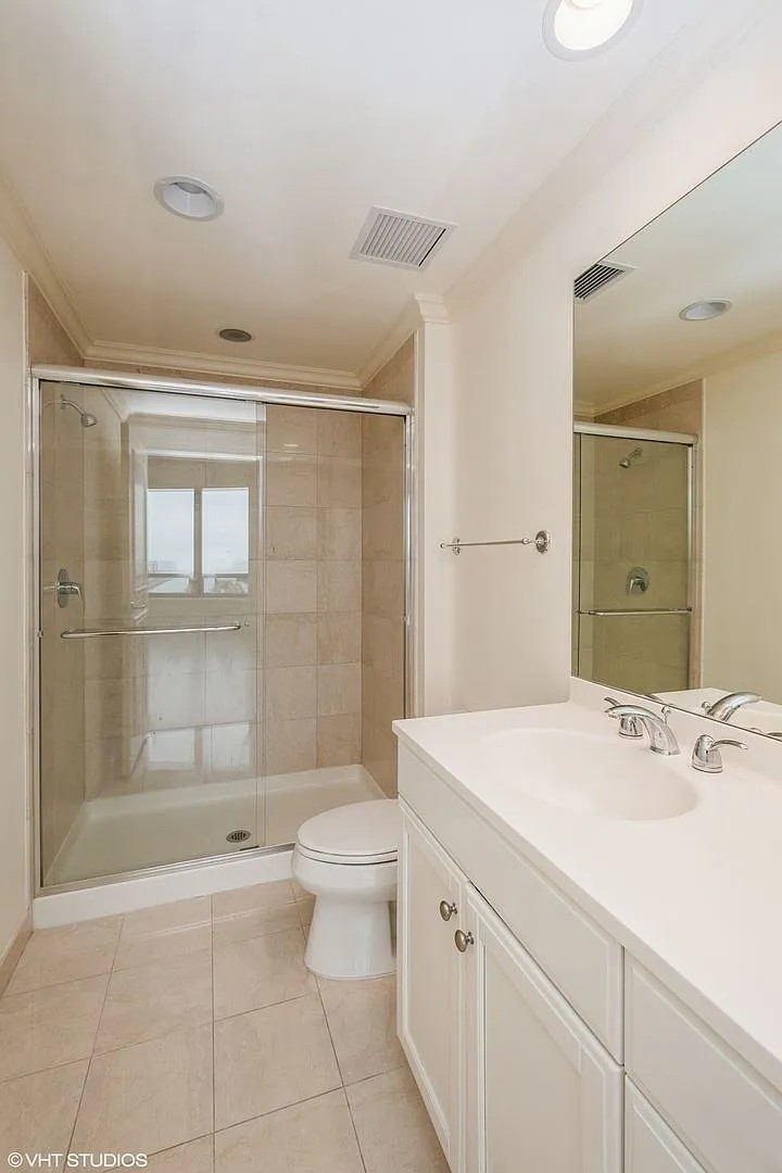 600 N Lake Shore Drive Unit: 1212