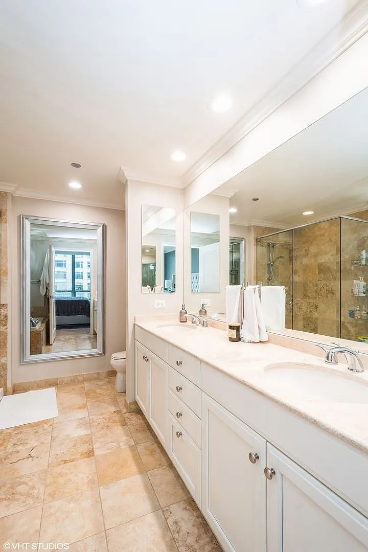 600 N Lake Shore Drive Unit: 1212