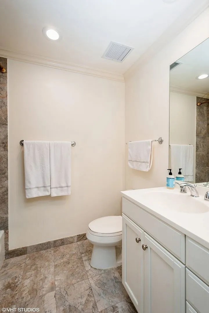 600 N Lake Shore Drive Unit: 1212