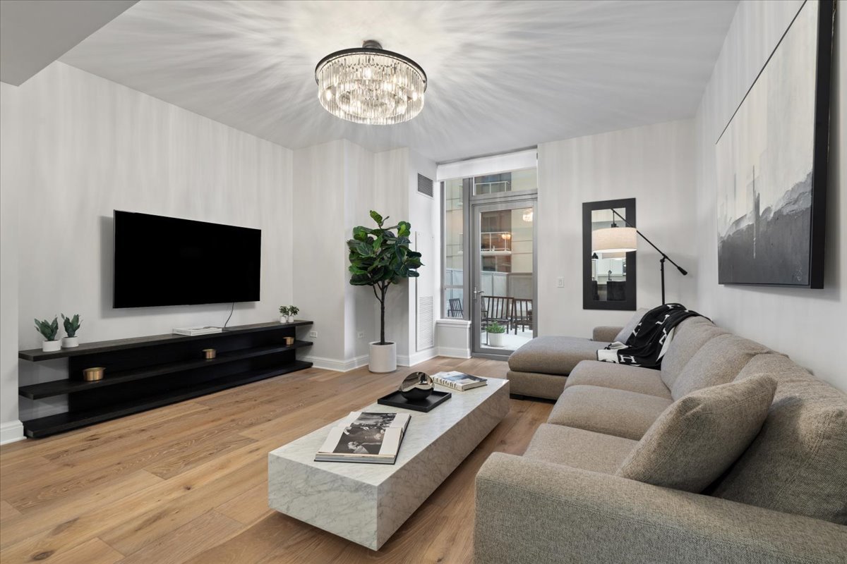 600 N LAKE SHORE Drive Unit: 1010