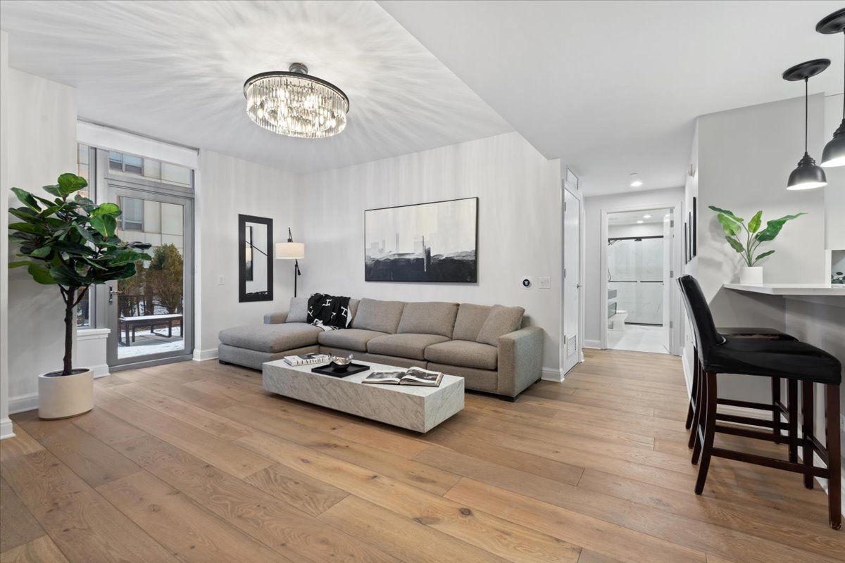 600 N LAKE SHORE Drive Unit: 1010