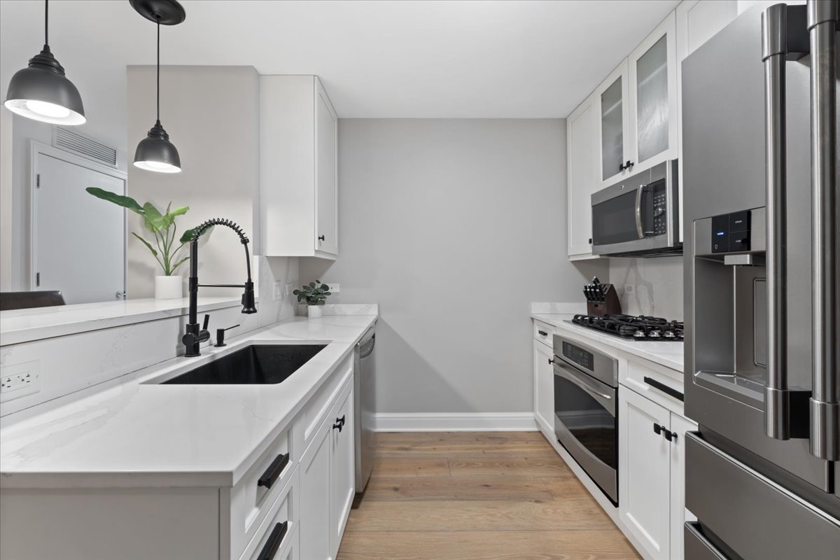 600 N LAKE SHORE Drive Unit: 1010