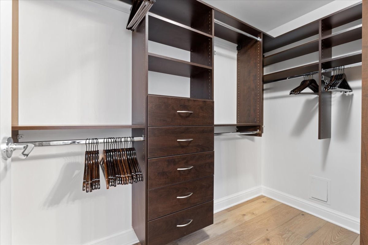 600 N LAKE SHORE Drive Unit: 1010