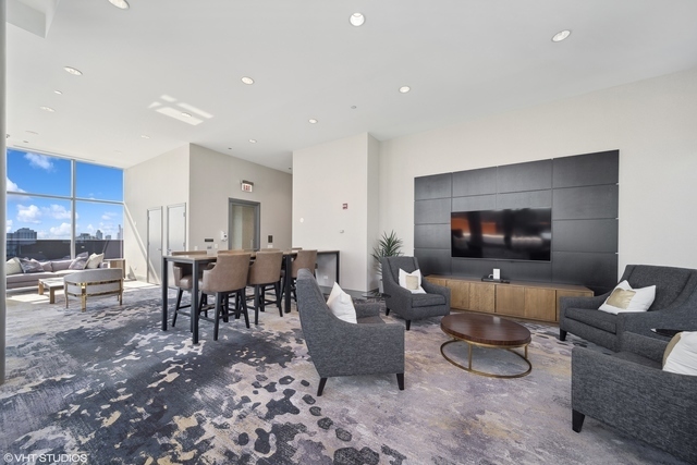 600 N LAKE SHORE Drive Unit: 3201