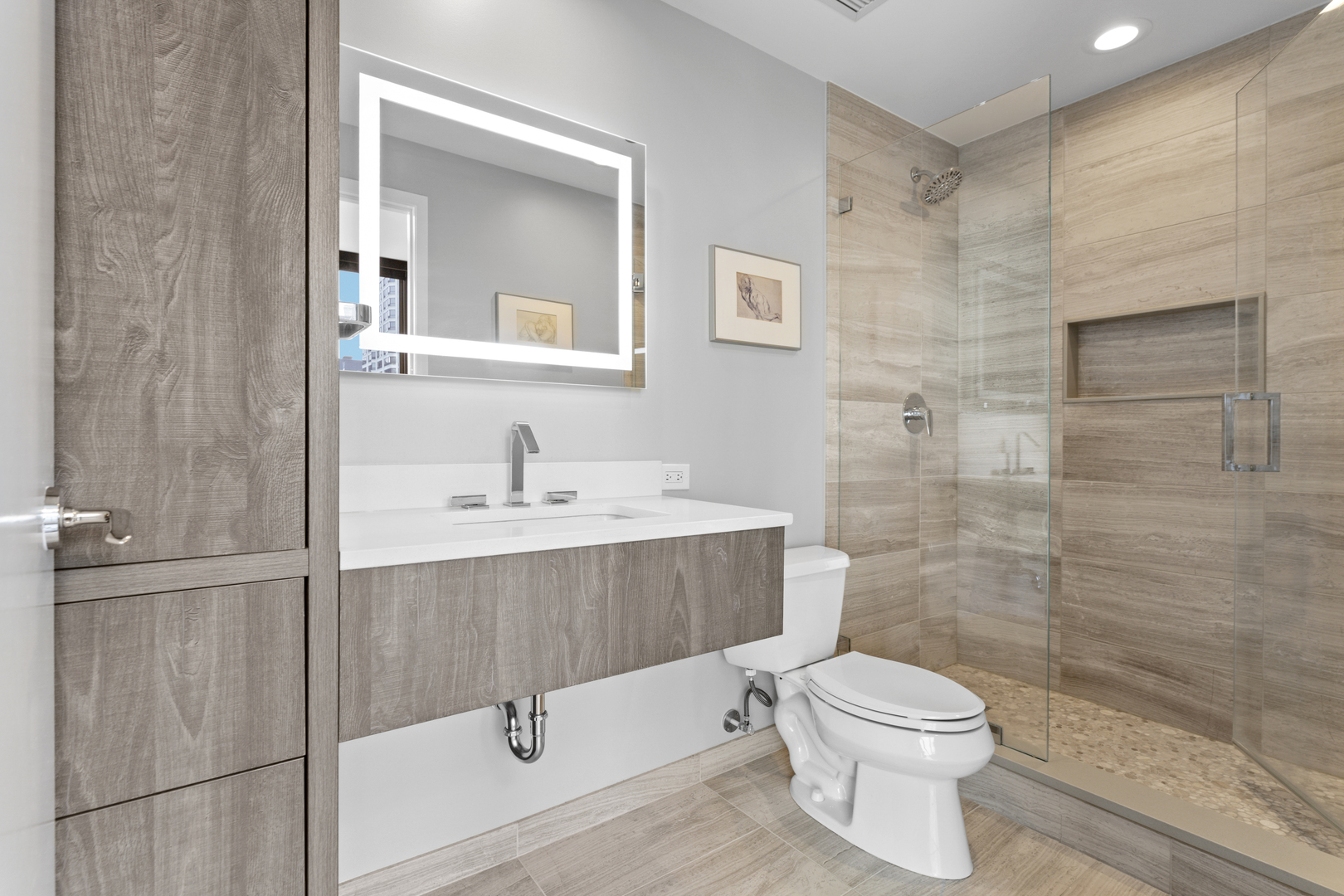 600 N LAKE SHORE Drive Unit: 3201