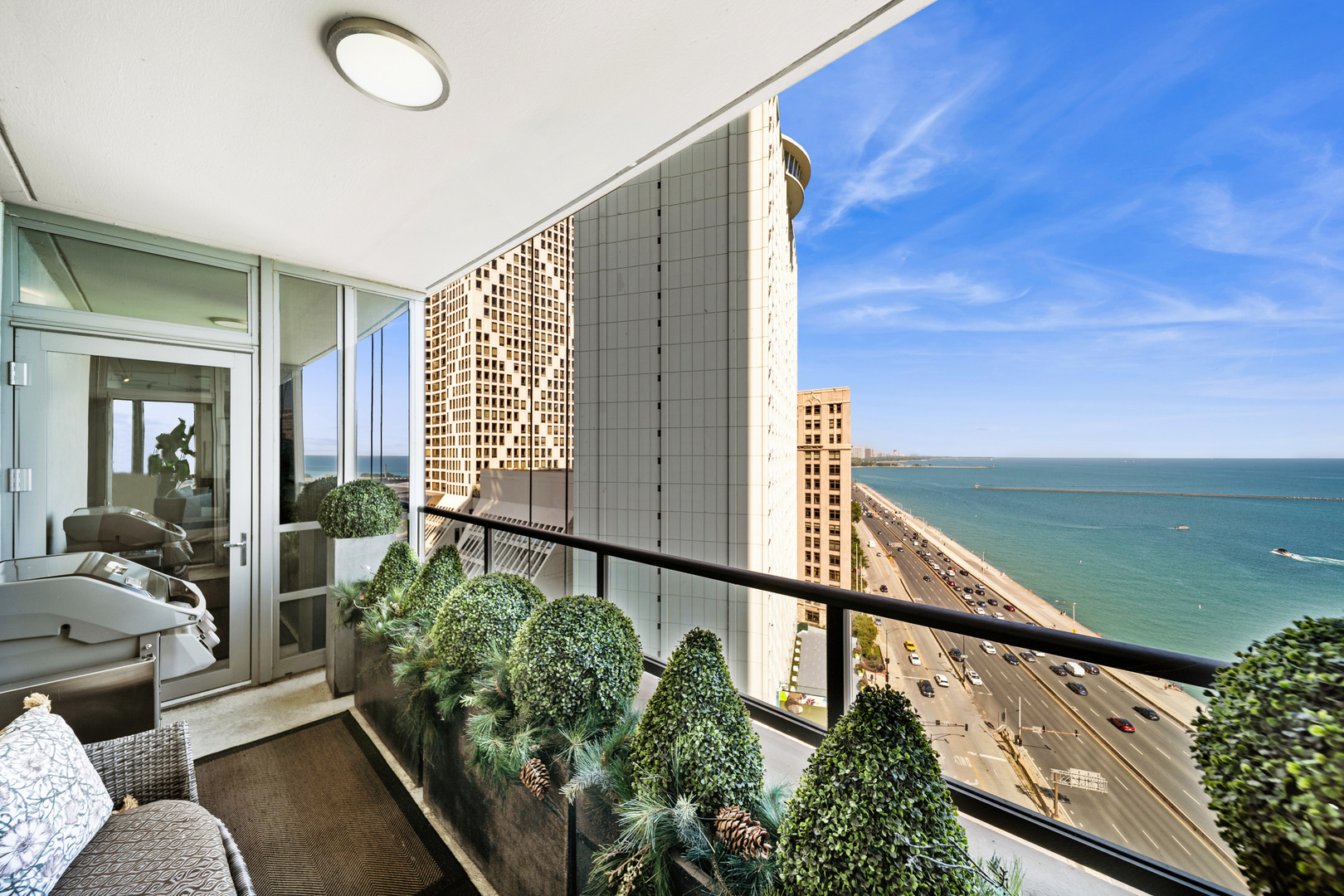 600 N LAKE SHORE Drive Unit: 1505