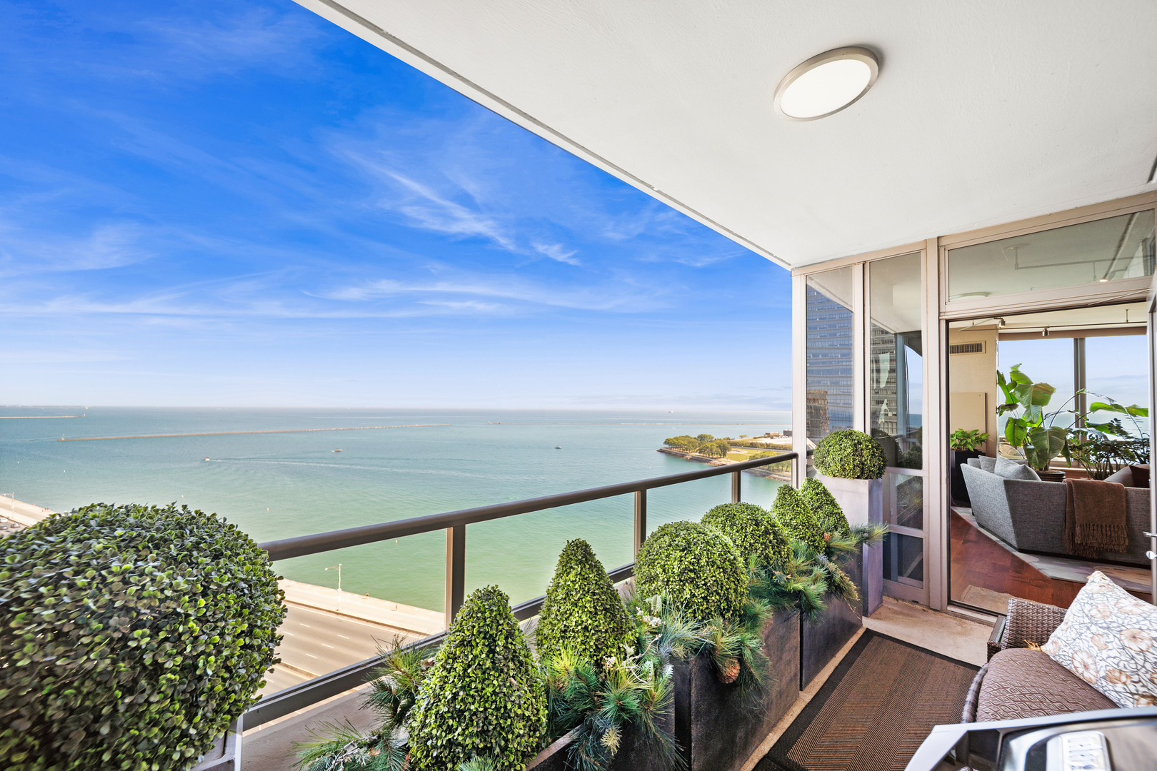 600 N LAKE SHORE Drive Unit: 1505