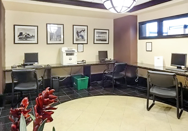 10 E ONTARIO Street Unit: 1701