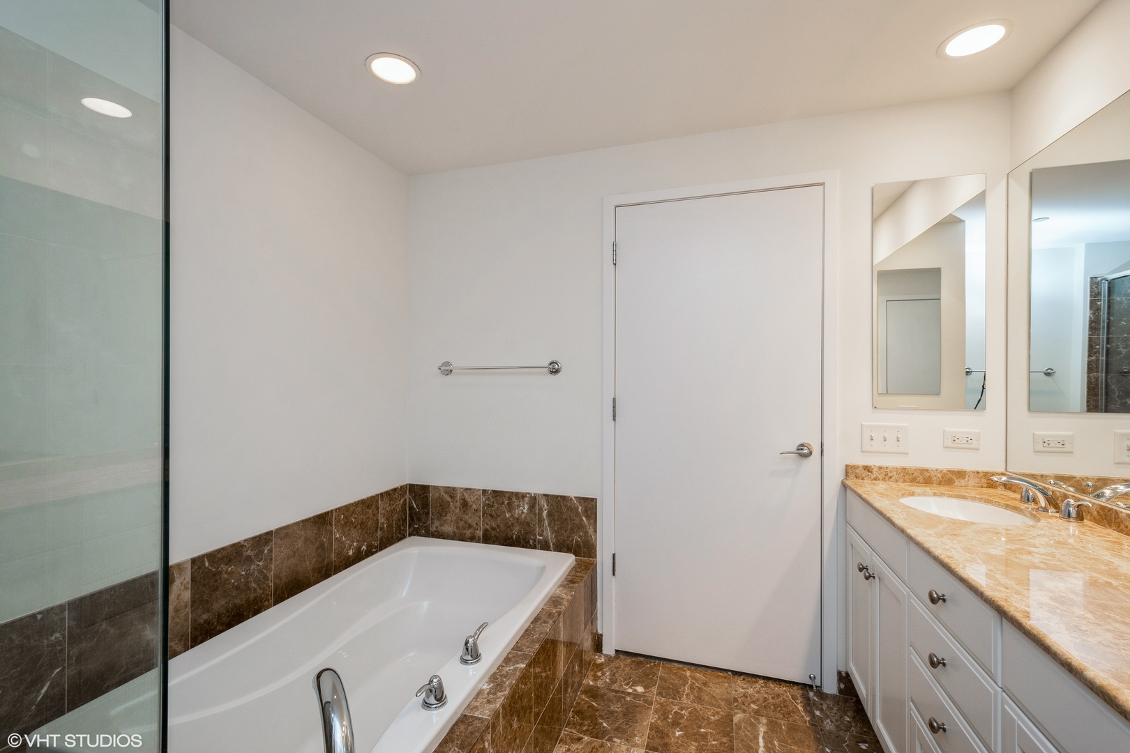 600 N Lake Shore Drive Unit: 2903