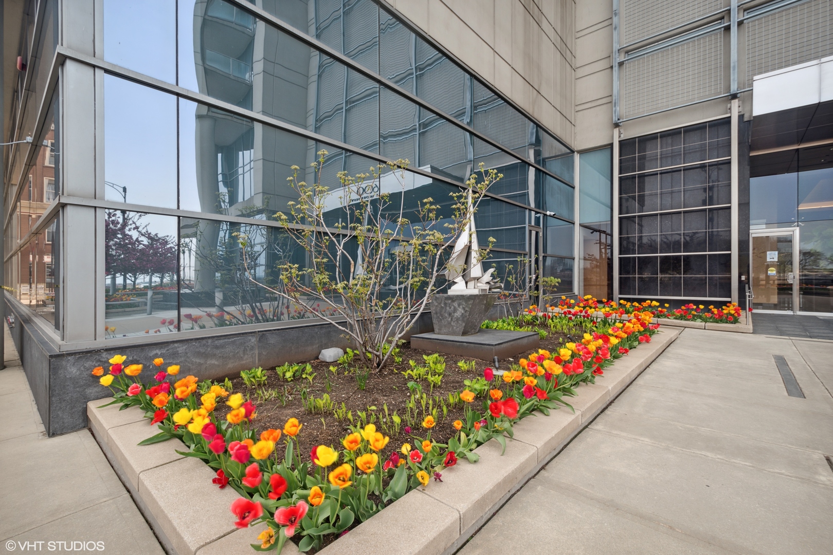 600 N Lake Shore Drive Unit: 2709