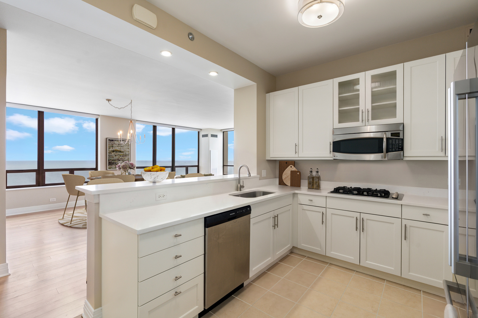 600 N LAKE SHORE Drive Unit: 1011
