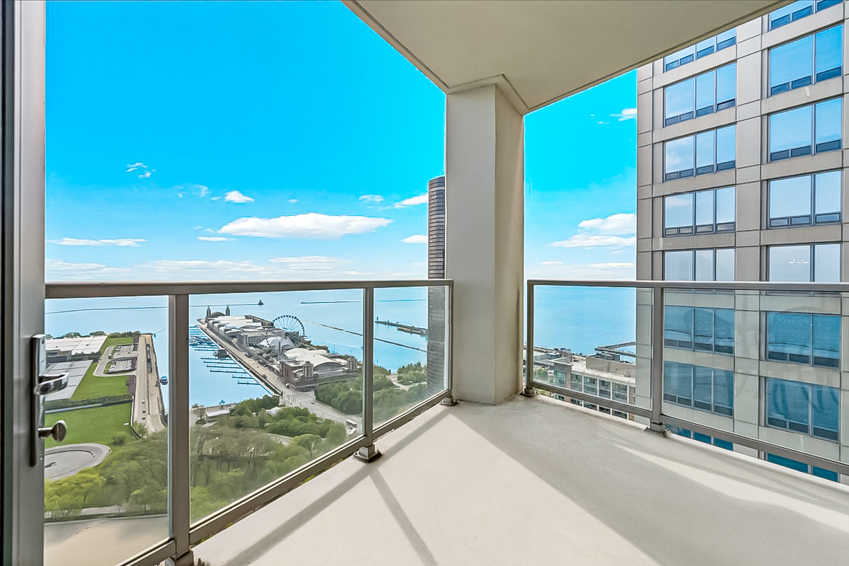 600 N Lake Shore Drive Unit: 3804