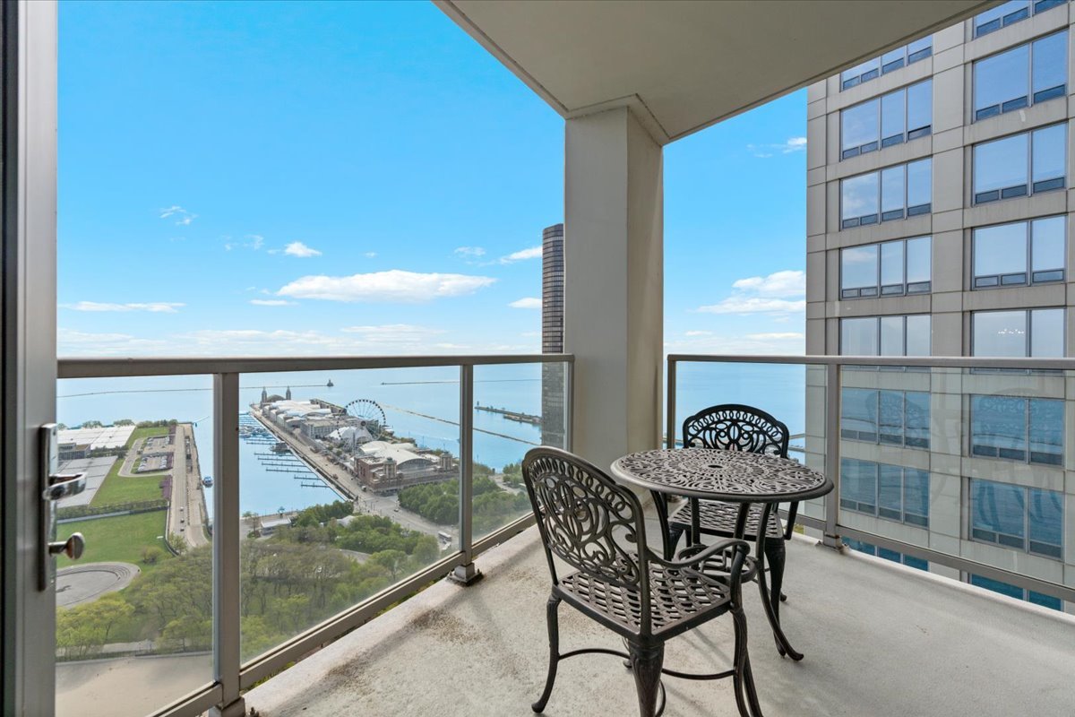 600 N Lake Shore Drive Unit: 3804