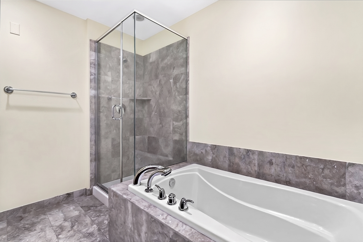 600 N LAKE SHORE Drive Unit: 407