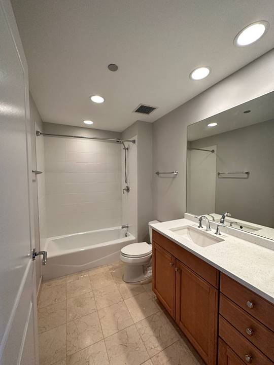 600 N Lake Shore Drive Unit: 3202