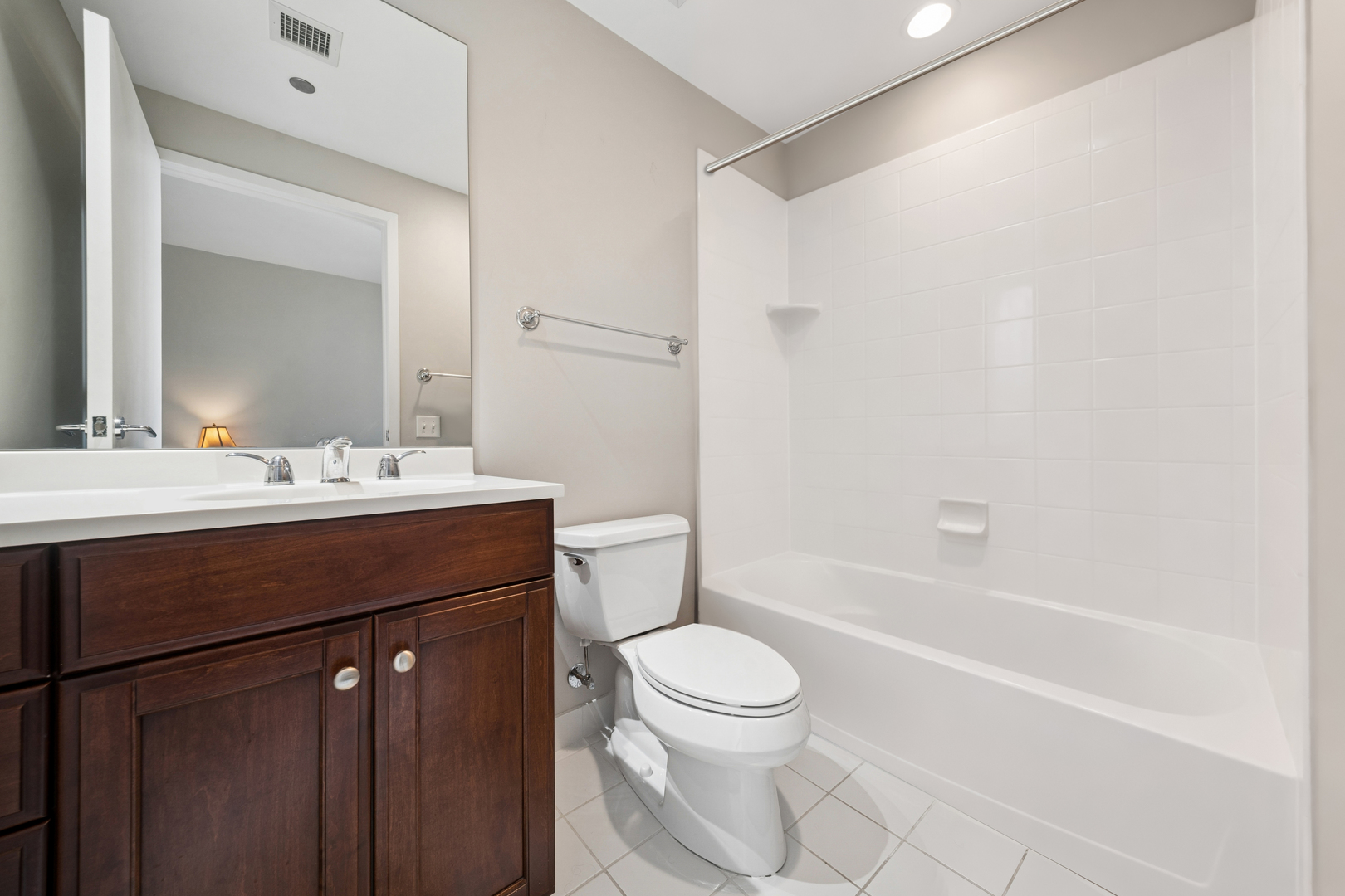 600 N Lake Shore Drive Unit: 2011