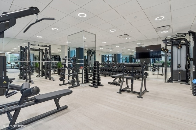 600 N LAKE SHORE Drive Unit: 1011
