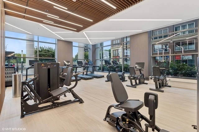 600 N LAKE SHORE Drive Unit: 1011