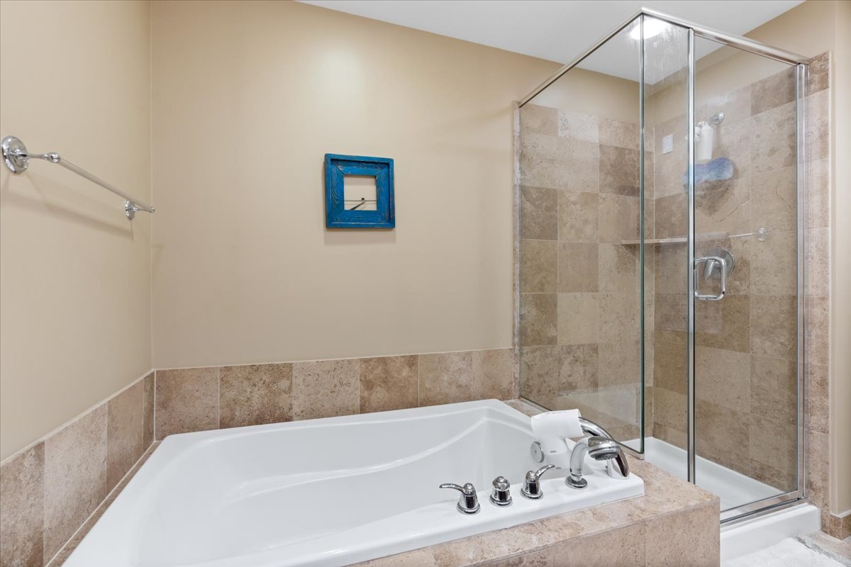 600 N LAKE SHORE Drive Unit: 2102