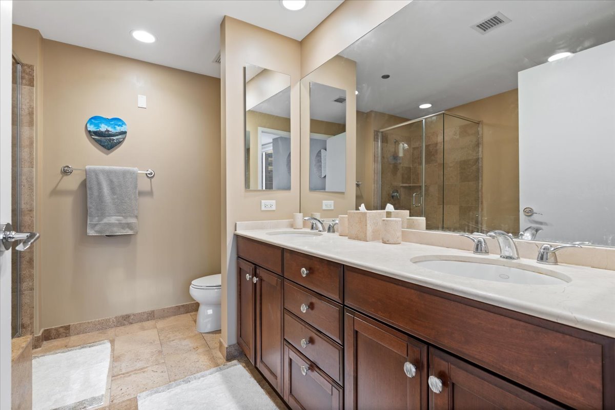 600 N LAKE SHORE Drive Unit: 2102