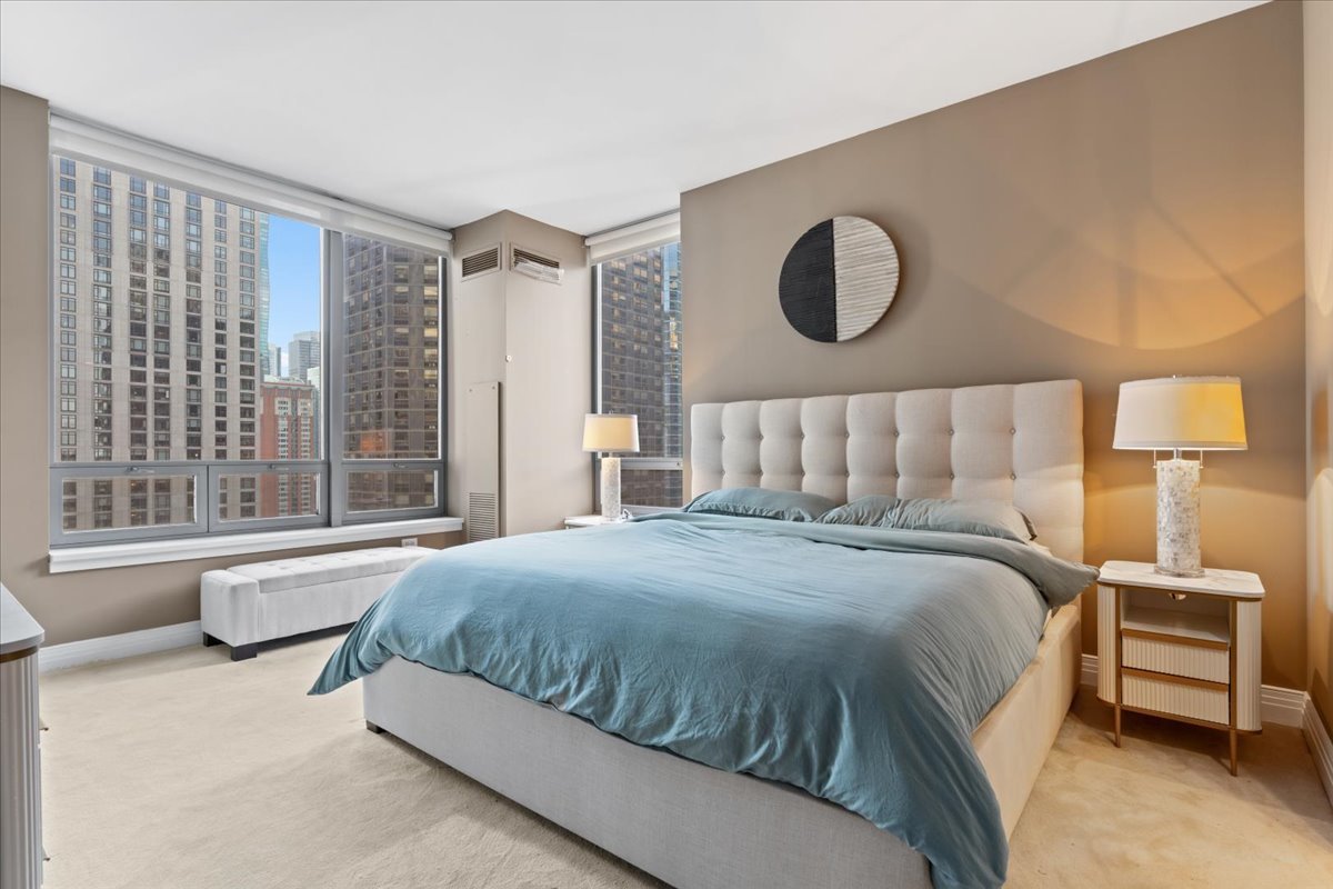 600 N LAKE SHORE Drive Unit: 2102