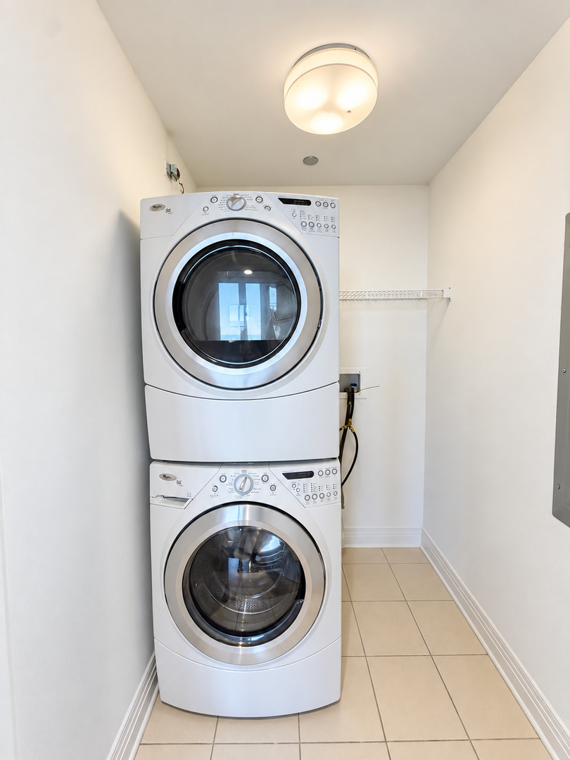 600 N Lake Shore Drive Unit: 2011