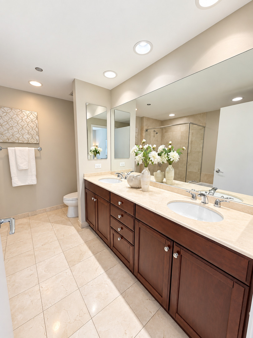600 N Lake Shore Drive Unit: 2011