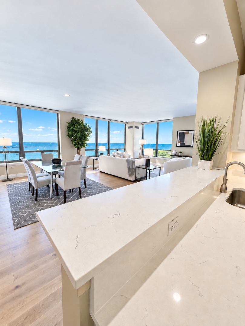 600 N LAKE SHORE Drive Unit: 1011