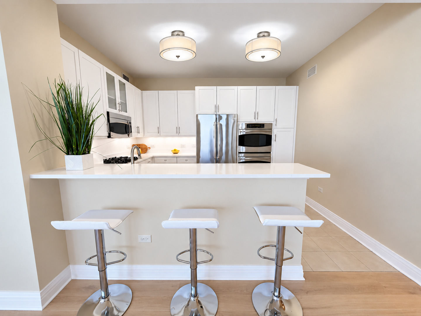600 N LAKE SHORE Drive Unit: 1011