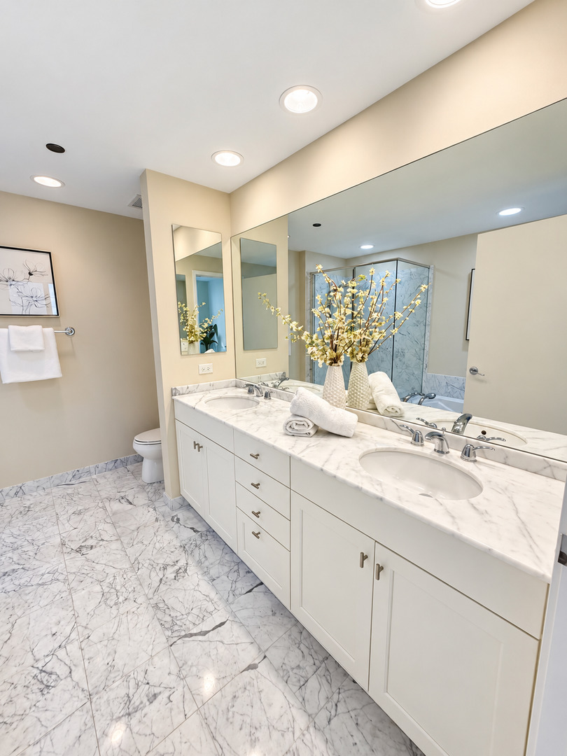 600 N LAKE SHORE Drive Unit: 1011