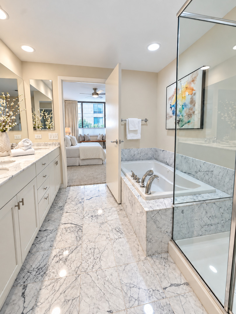 600 N LAKE SHORE Drive Unit: 1011