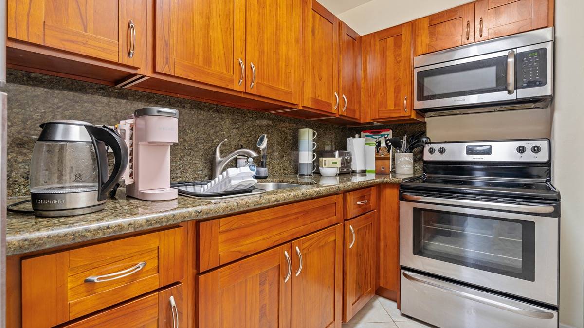 1621 ALA WAI BLVD 204