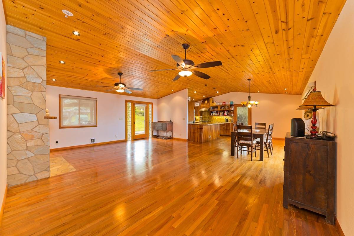 88-1569 ALA PAKAUA RD
