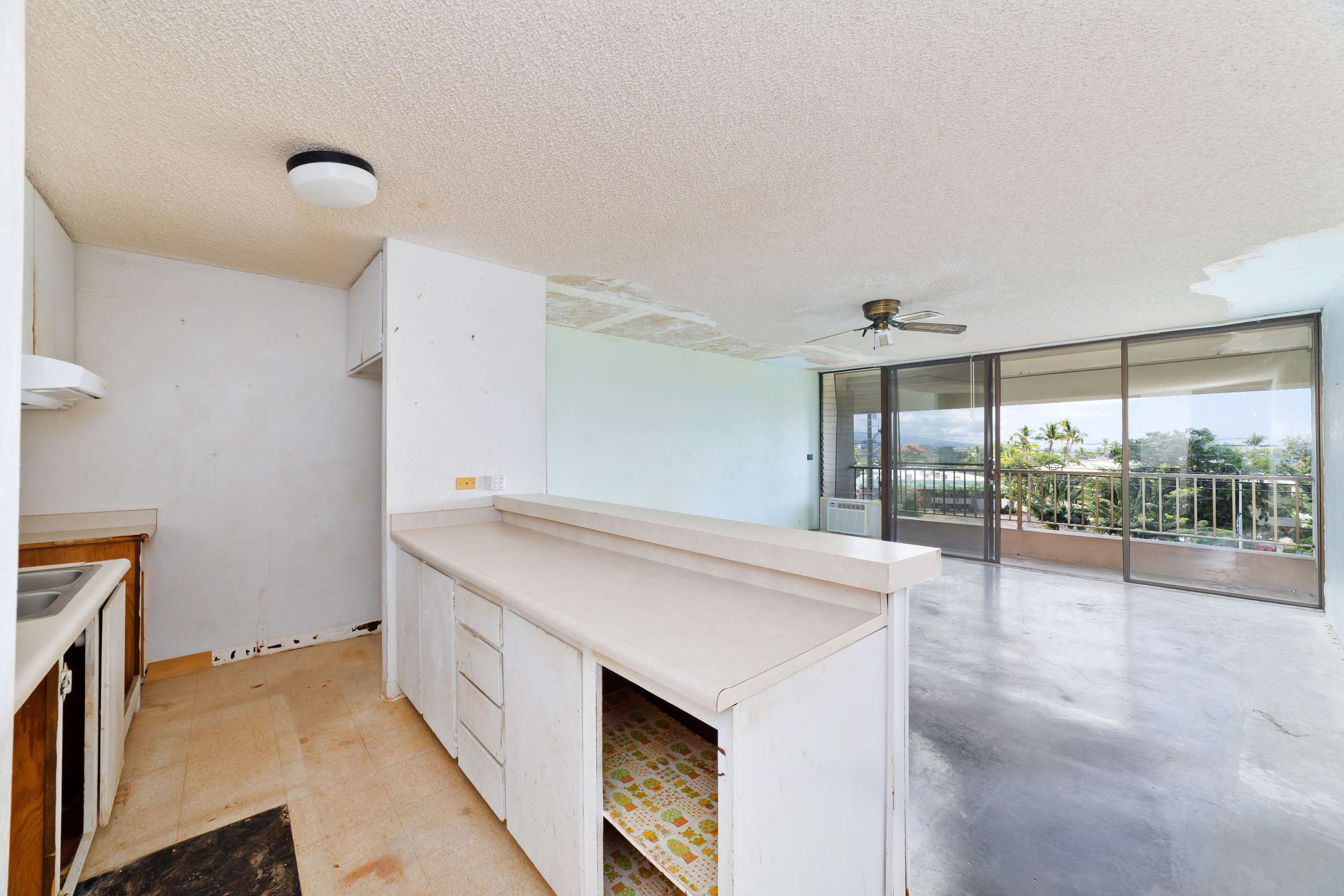75-5681 KUAKINI HIGHWAY 301