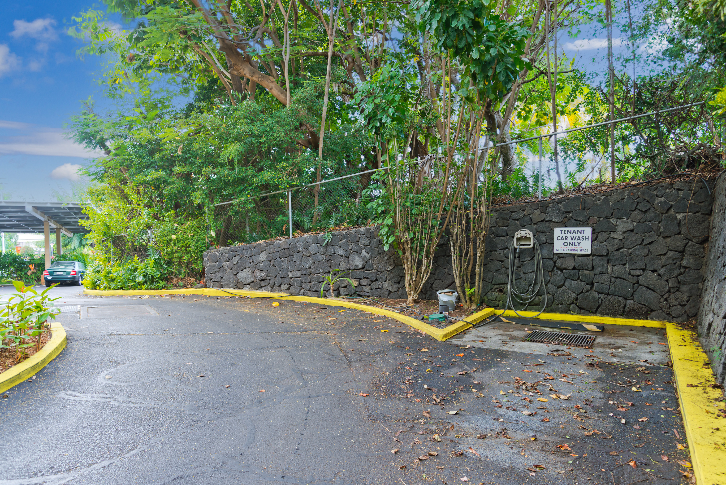 75-5681 KUAKINI HIGHWAY 301