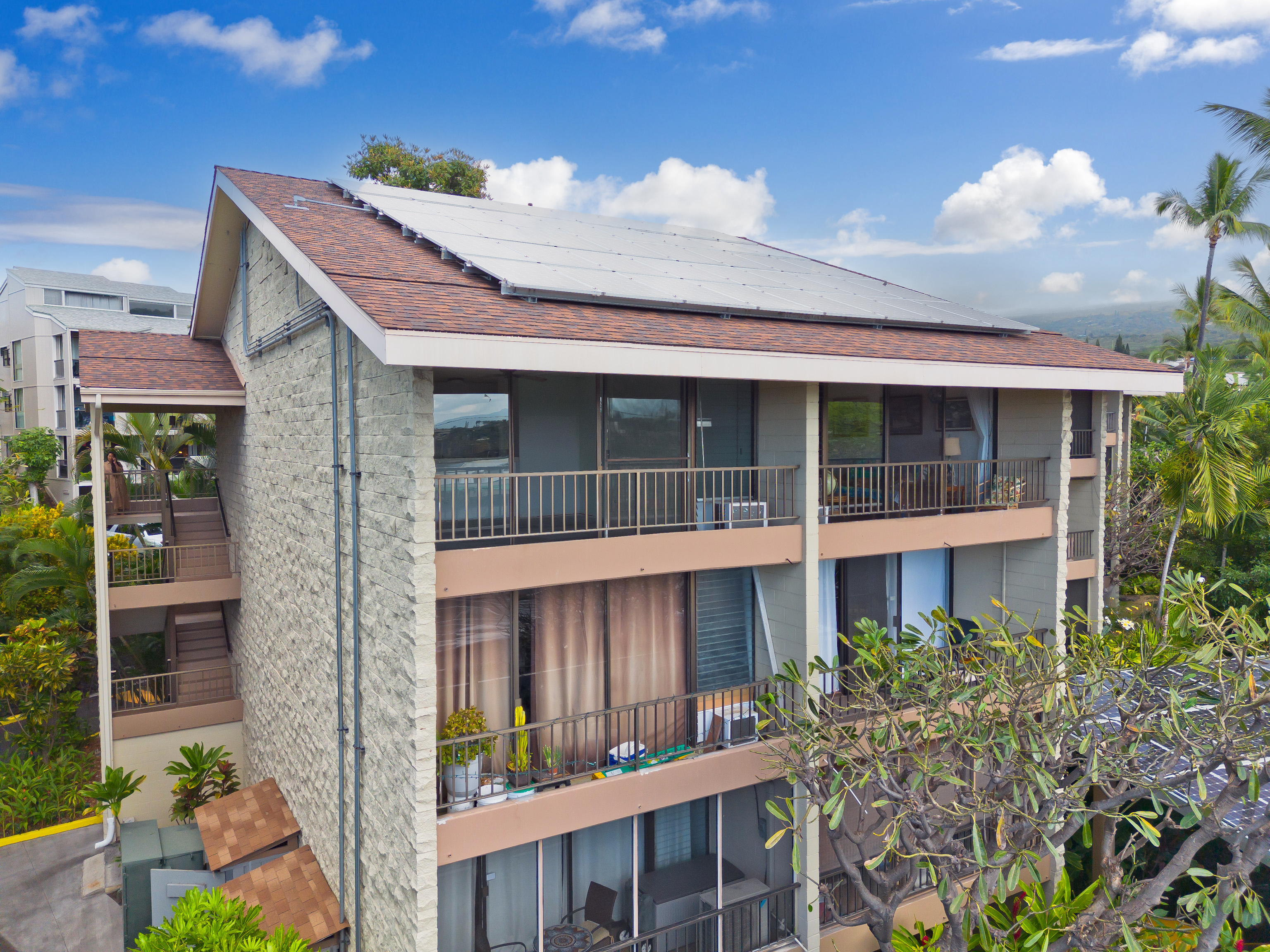 75-5681 KUAKINI HIGHWAY 301