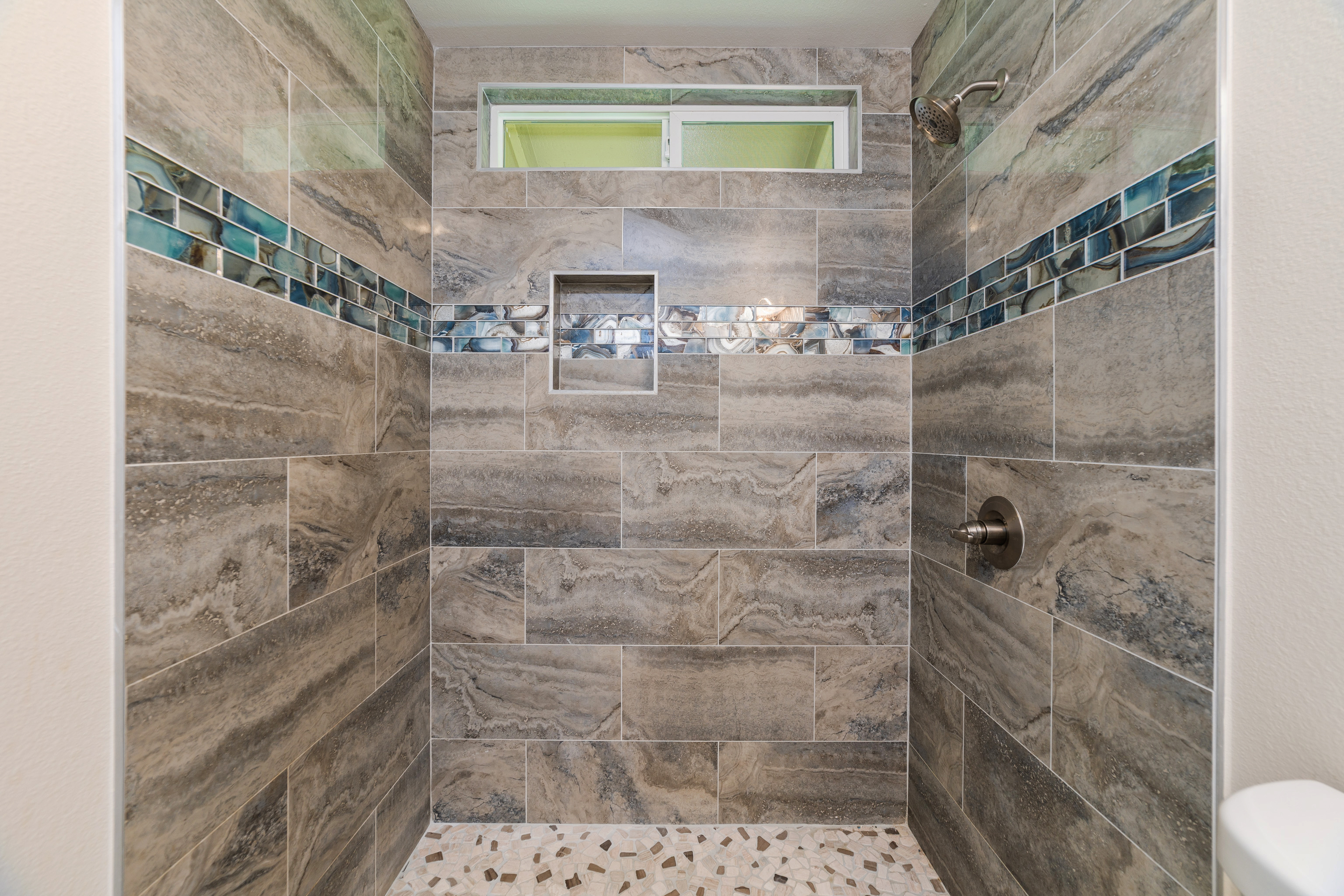 15-2811 LALAKEA ST