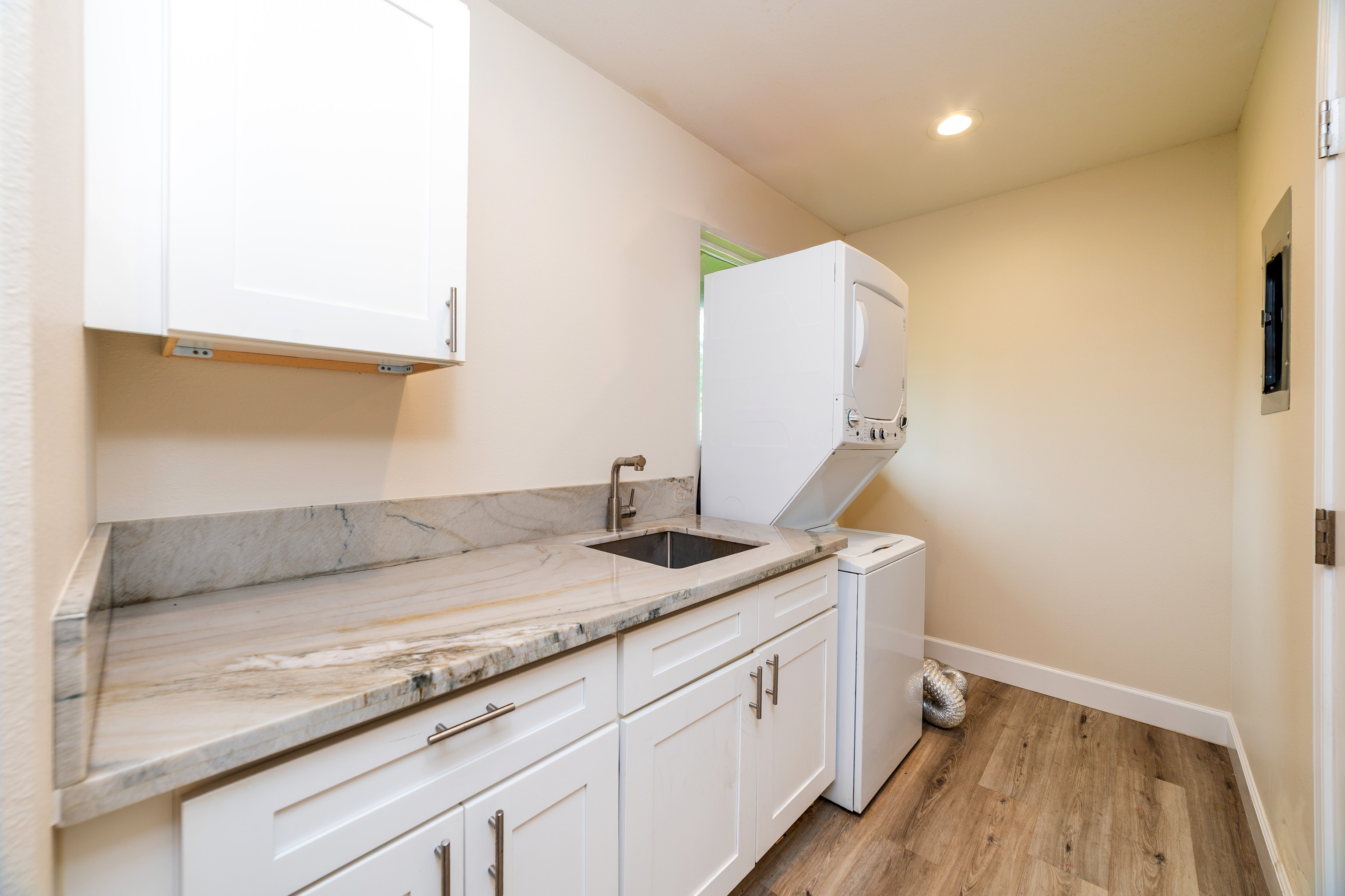 15-2811 LALAKEA ST