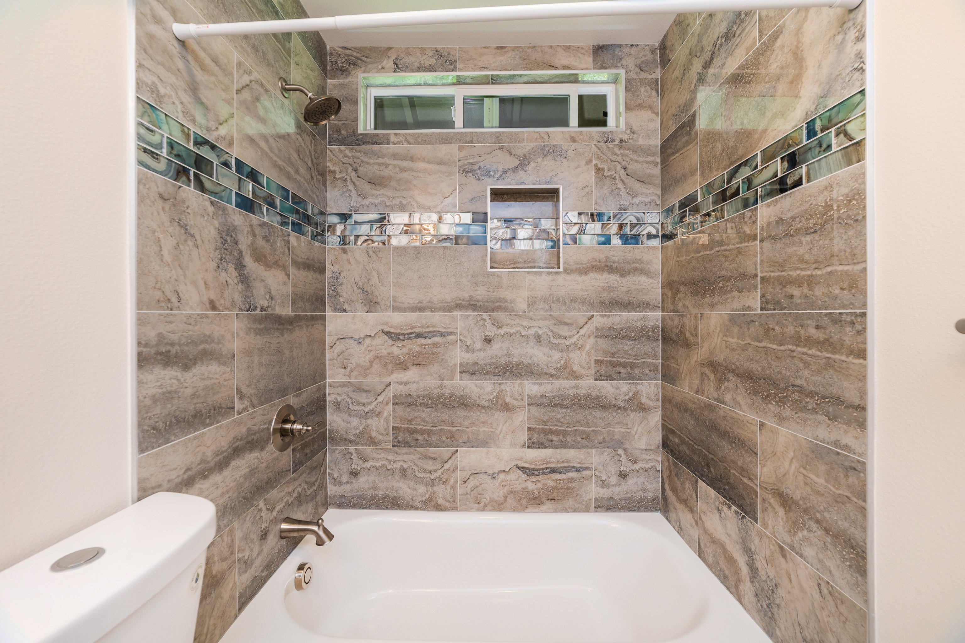 15-2811 LALAKEA ST