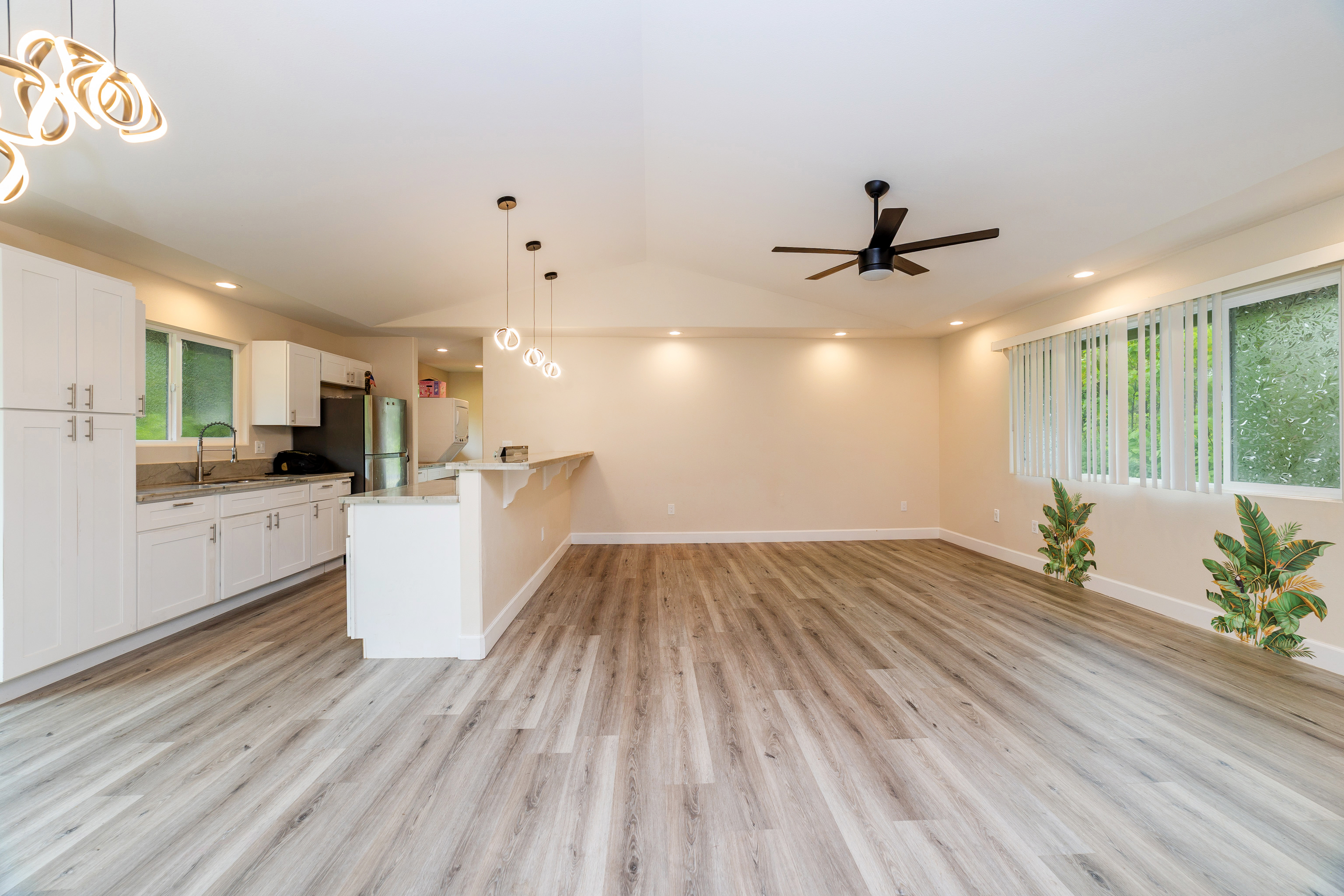 15-2811 LALAKEA ST