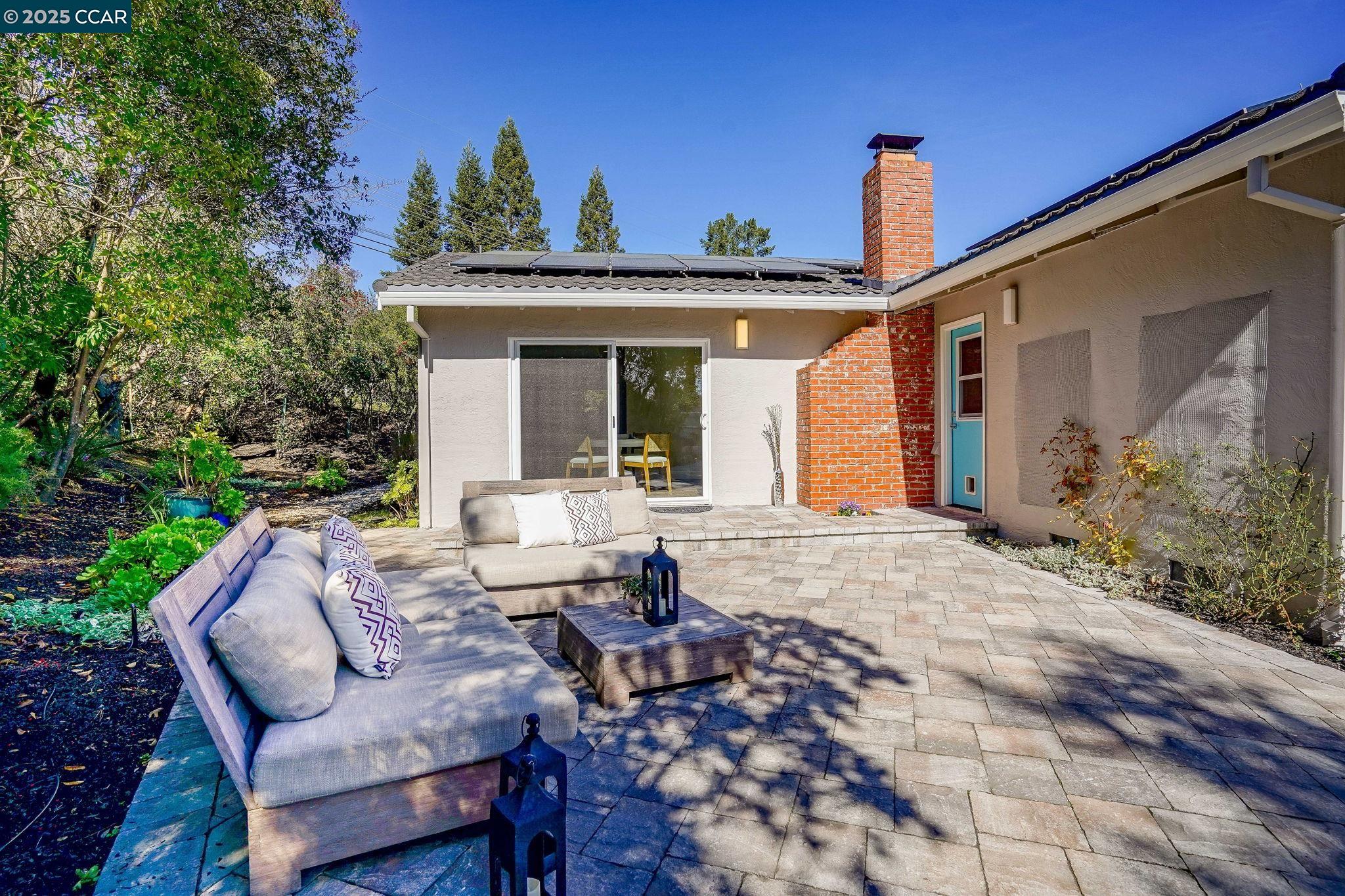 2858 Madeira Way