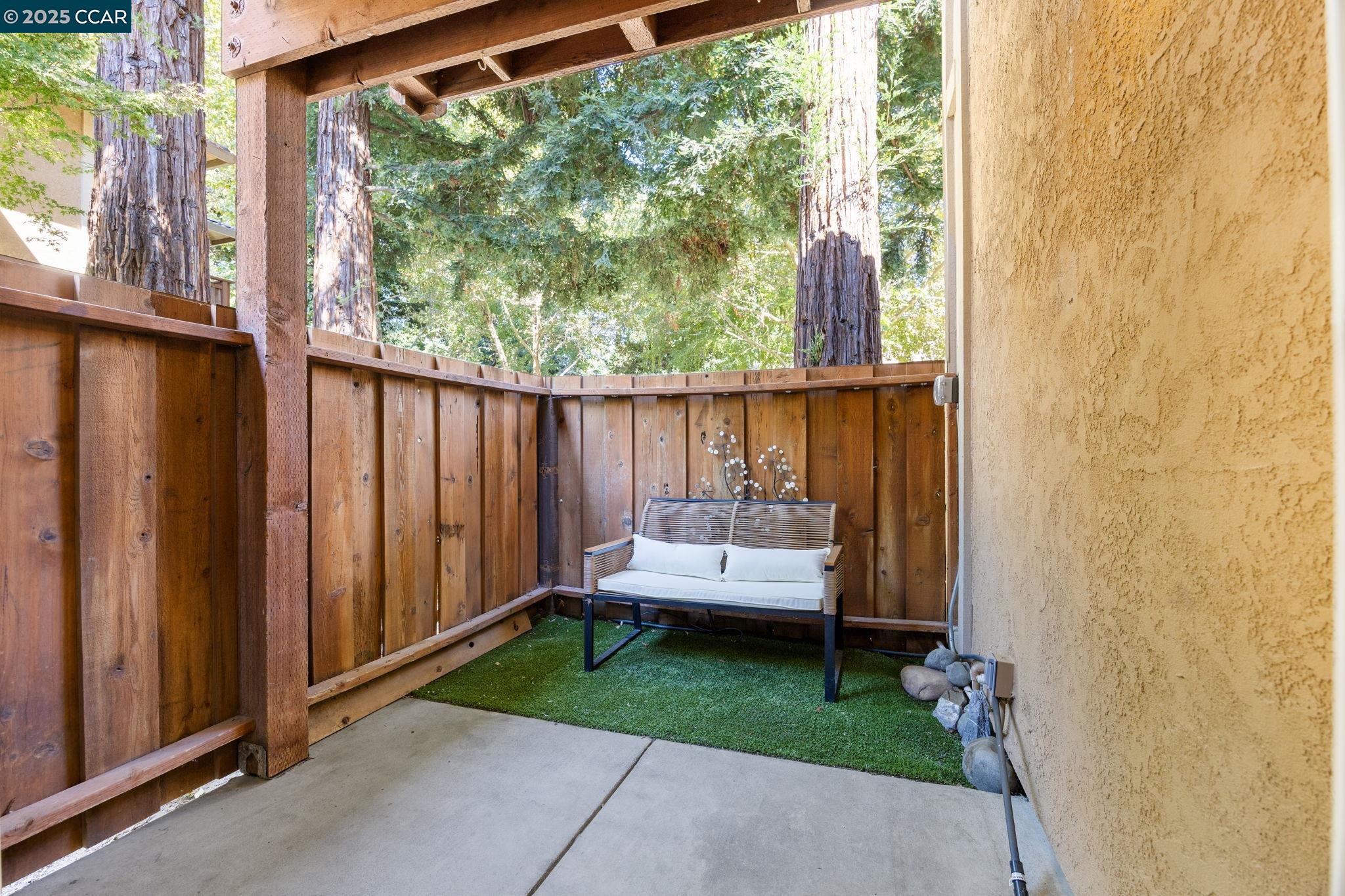 636 Arcadia Dr