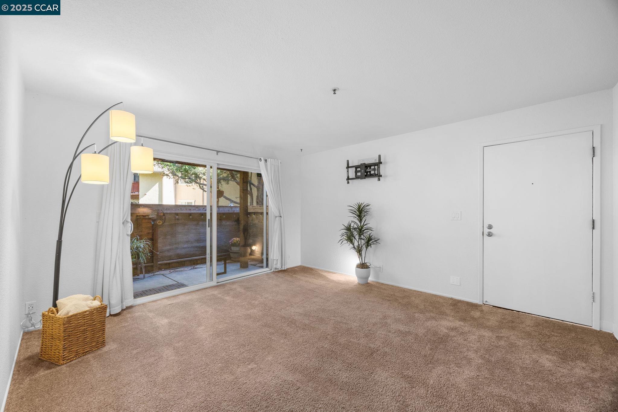 636 Arcadia Dr