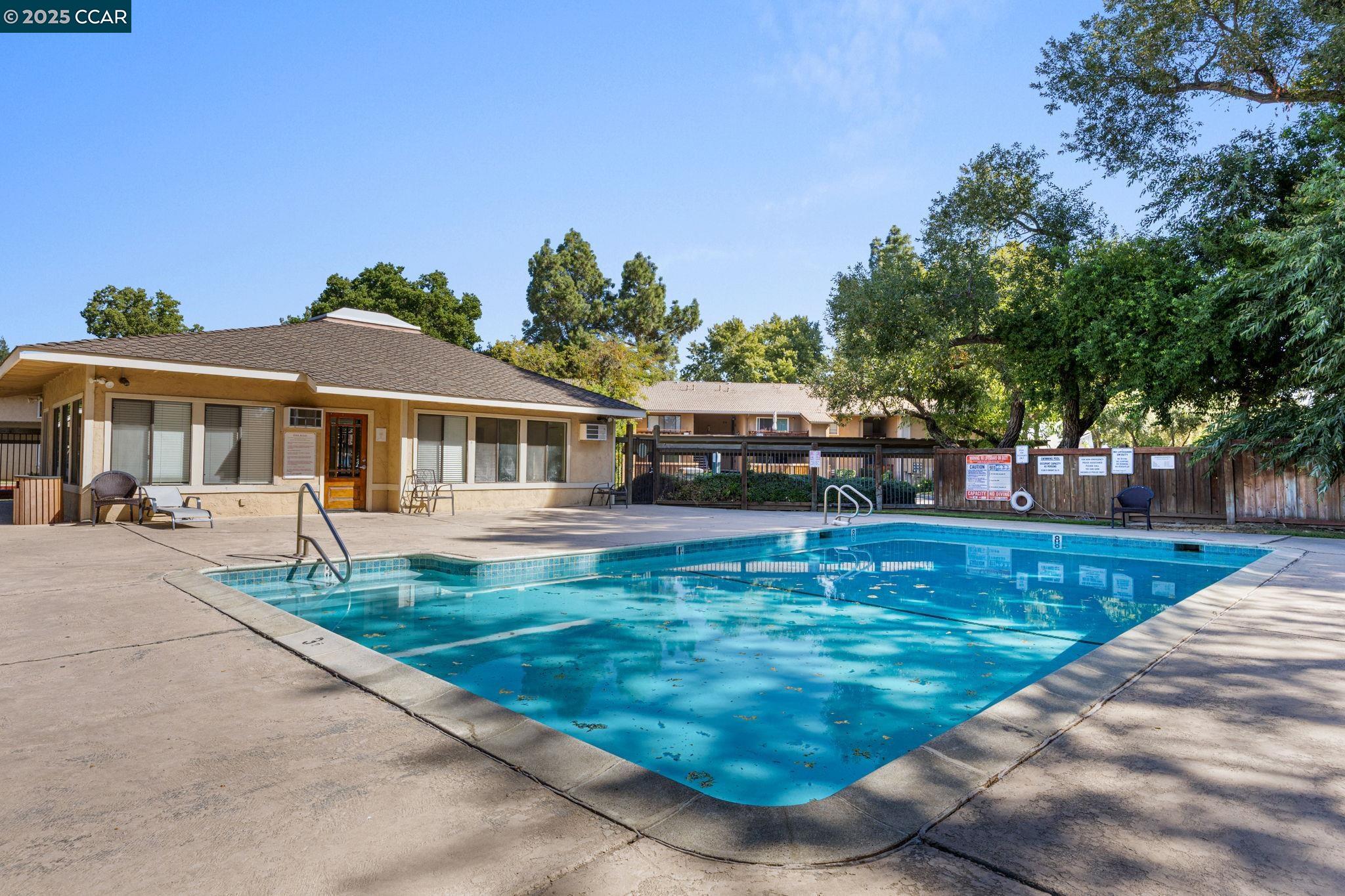 636 Arcadia Dr