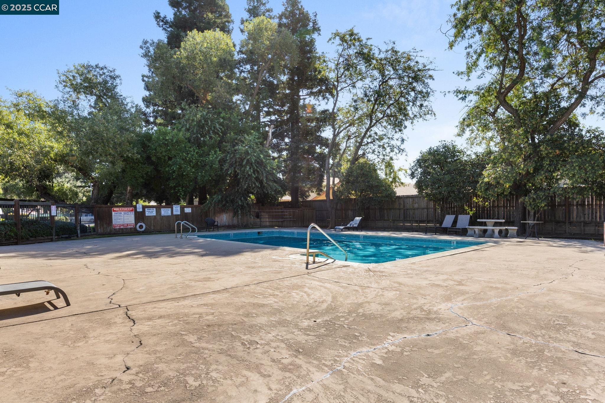 636 Arcadia Dr