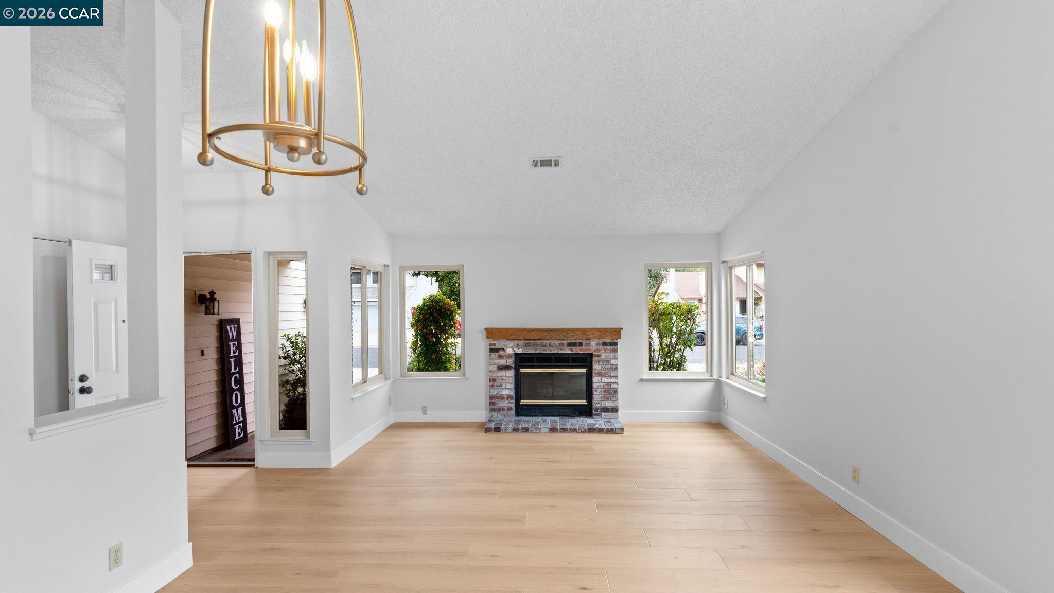 515 Lupine Cir