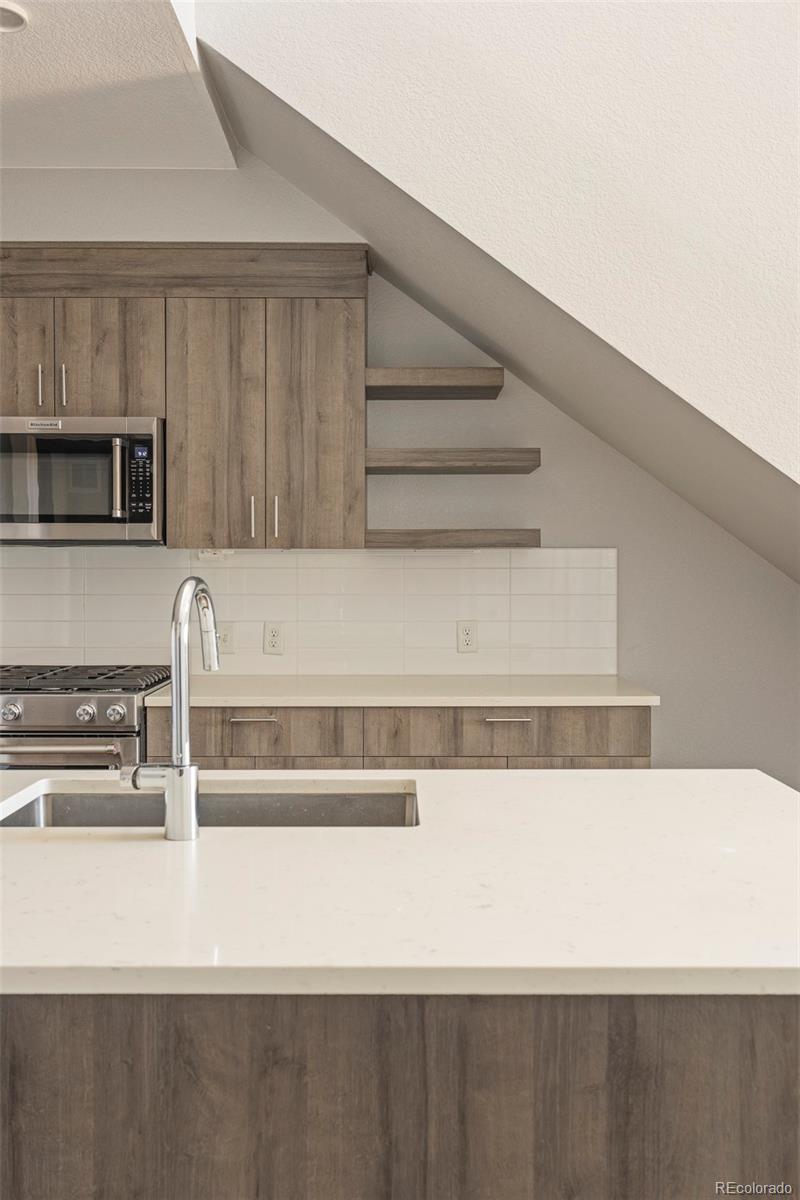 431 E Bayaud Avenue Unit: R305