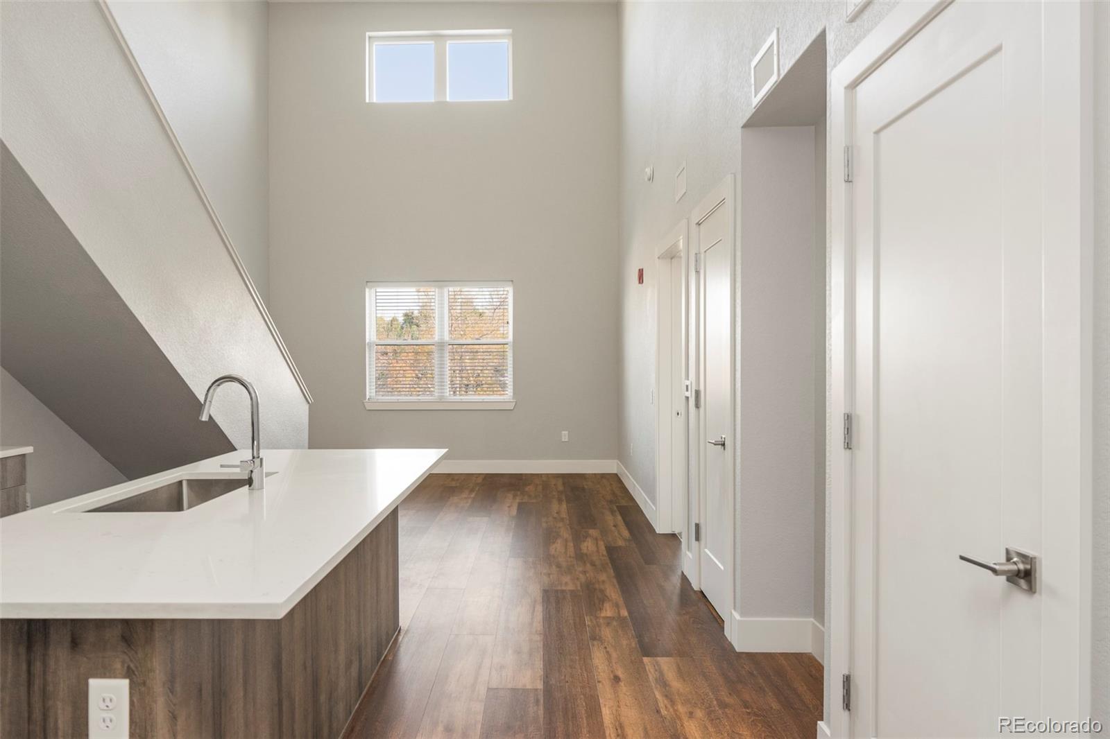 431 E Bayaud Avenue Unit: R305