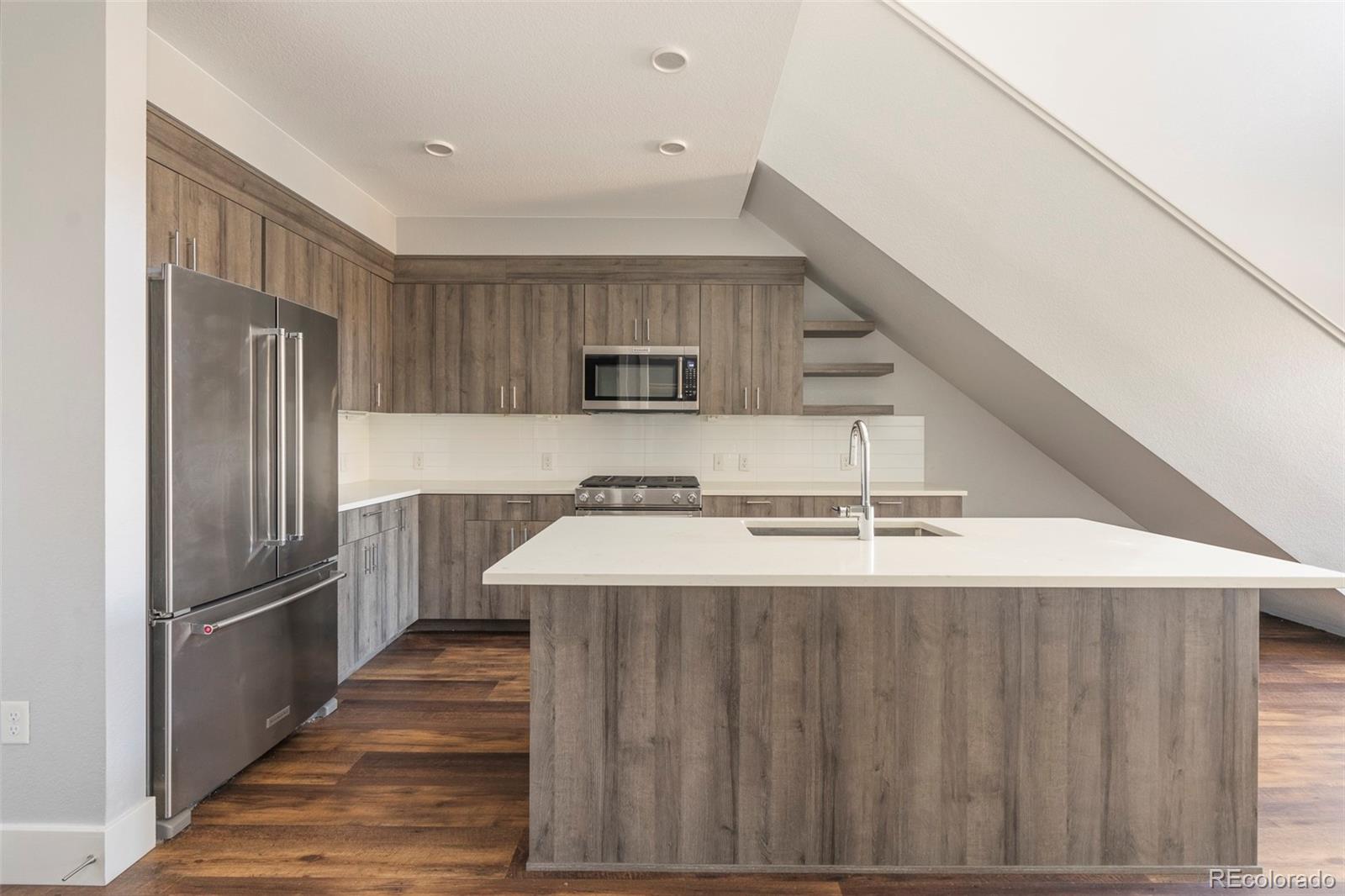 431 E Bayaud Avenue Unit: R305